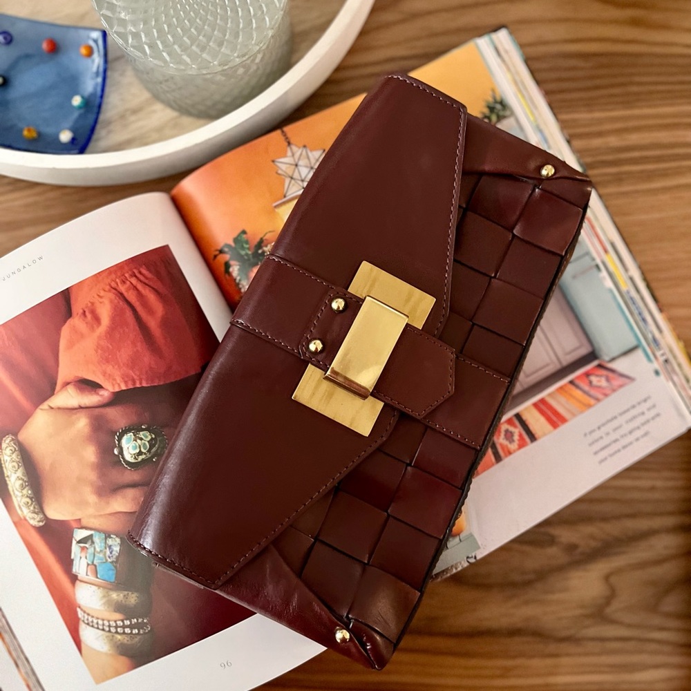 BR cow leather brown clutch, magnet closure